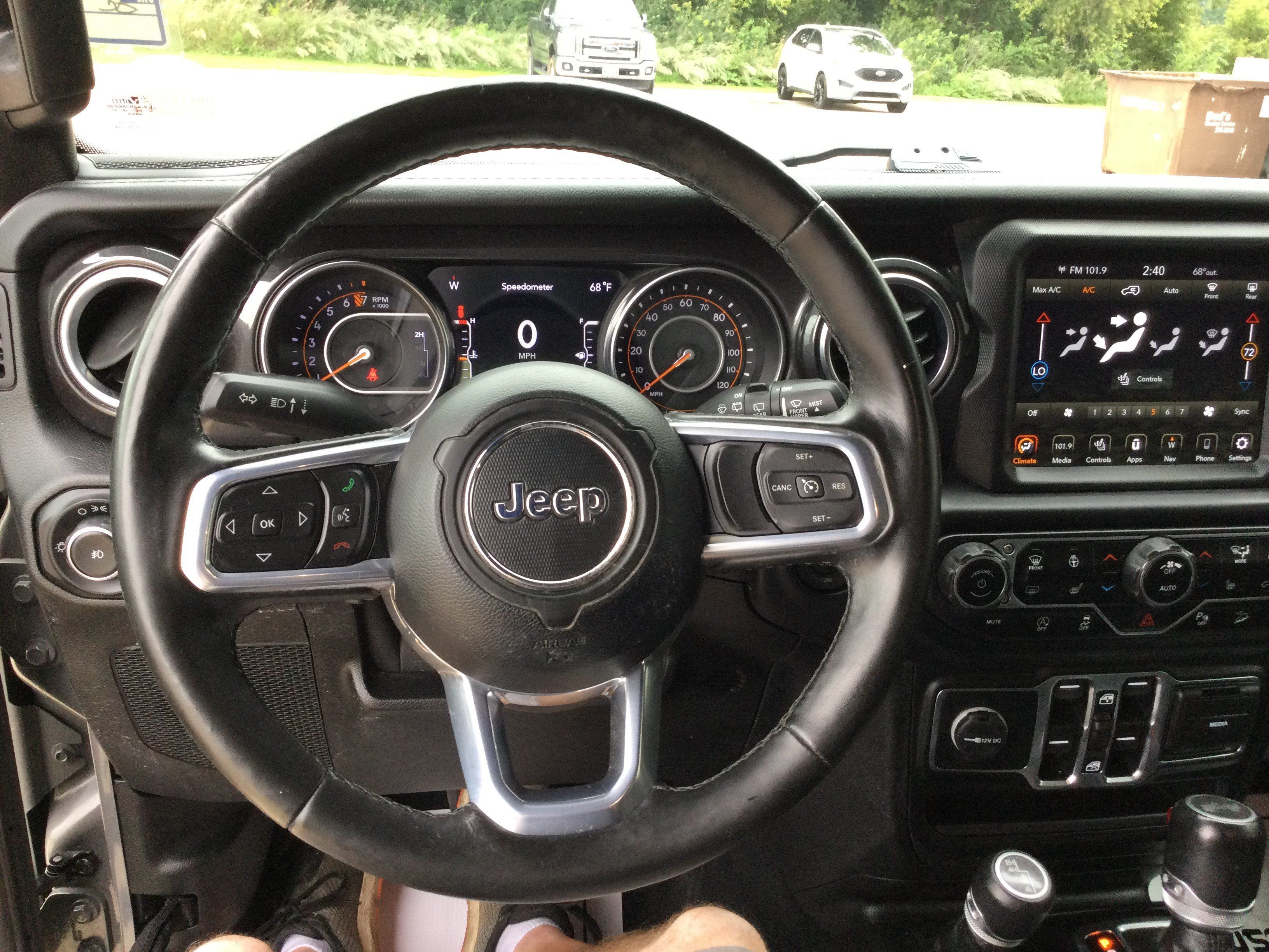Used 2020 Jeep Wrangler Unlimited Sahara AWD/4WD image 18