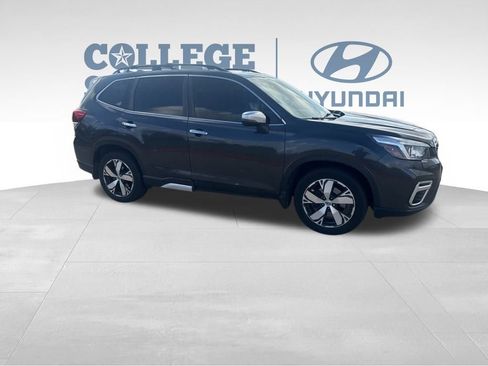 Used 2019 Subaru Forester Touring image 3