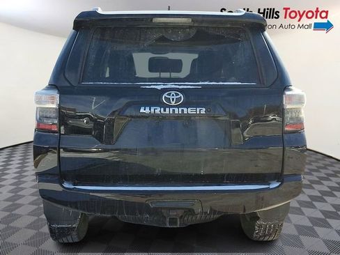 Used 2018 Toyota 4Runner SR5 Premium image 5