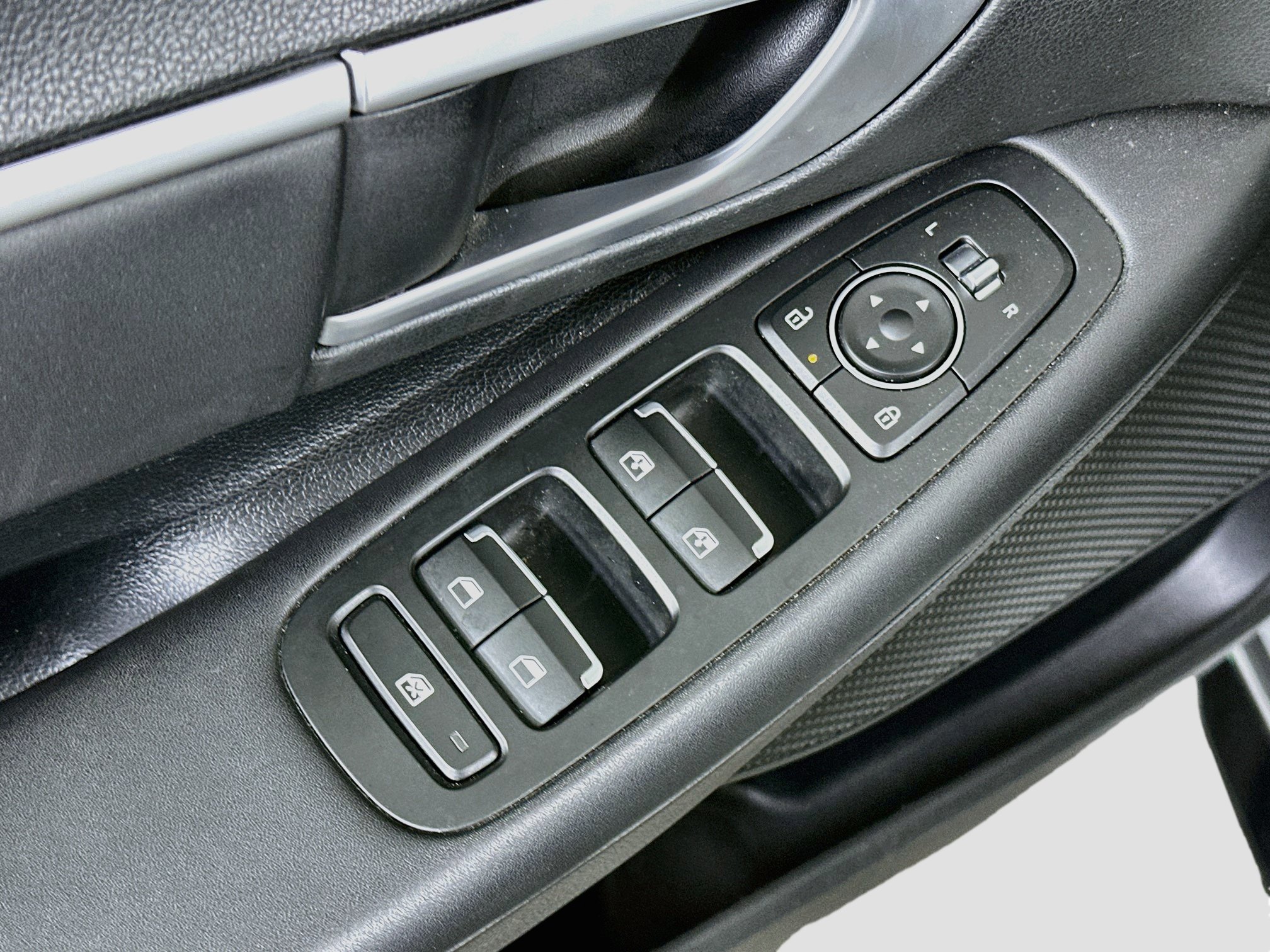 Used 2025 Hyundai Sonata SEL FWD image 15