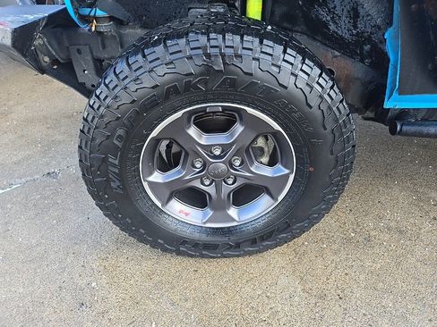 Used 2018 Jeep Wrangler Sport image 28