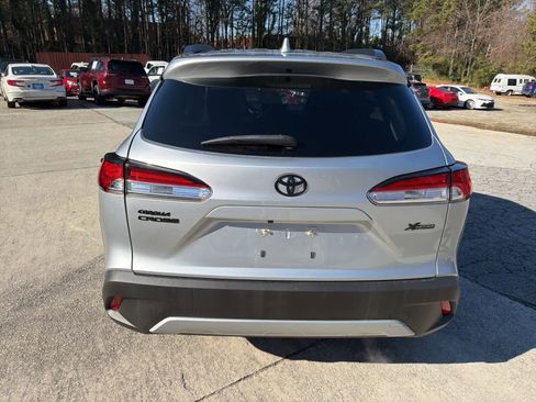 Used 2024 Toyota Corolla Cross LE image 10