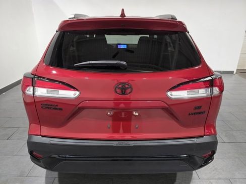 Used 2023 Toyota Corolla Cross SE image 4