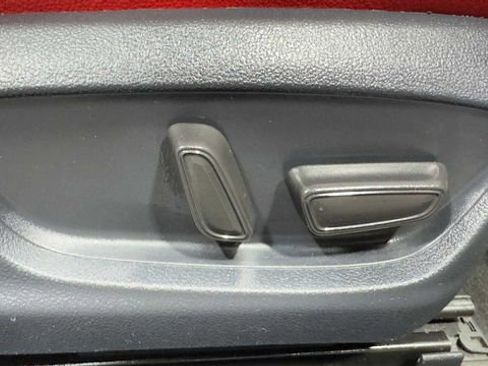 Used 2023 Toyota Camry XSE FWD image 14