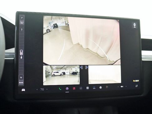 Used 2024 Tesla Model X image 18