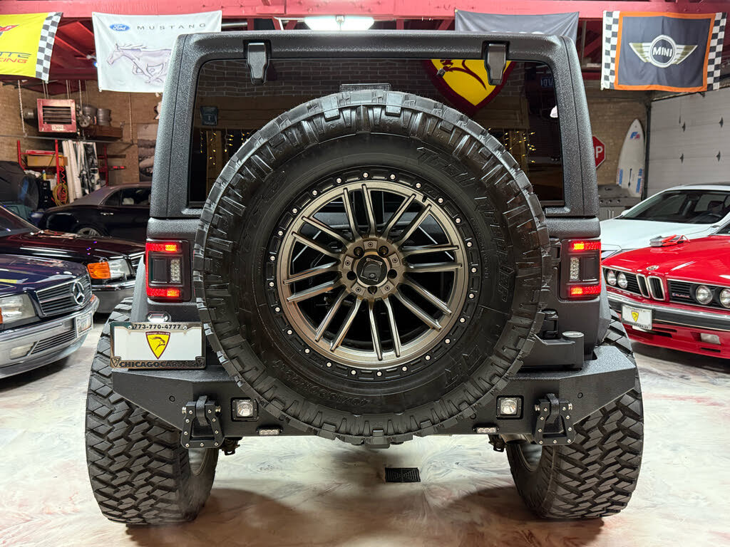 Used 2023 Jeep Wrangler Unlimited Rubicon 392 w/ Xtreme Recon 35" Tire Package AWD/4WD image 8