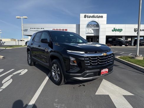 Used 2025 Chevrolet Equinox LT image 2