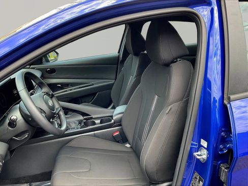 Used 2025 Hyundai Elantra SEL w/ Cargo Package FWD image 21