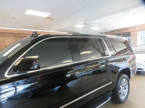 Used 2019 GMC Yukon XL Denali AWD/4WD image 86