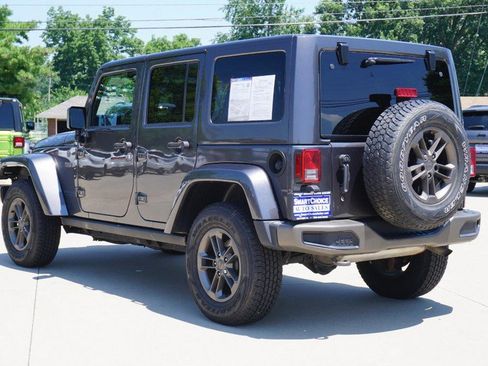 Used 2017 Jeep Wrangler Unlimited Sahara AWD/4WD image 5