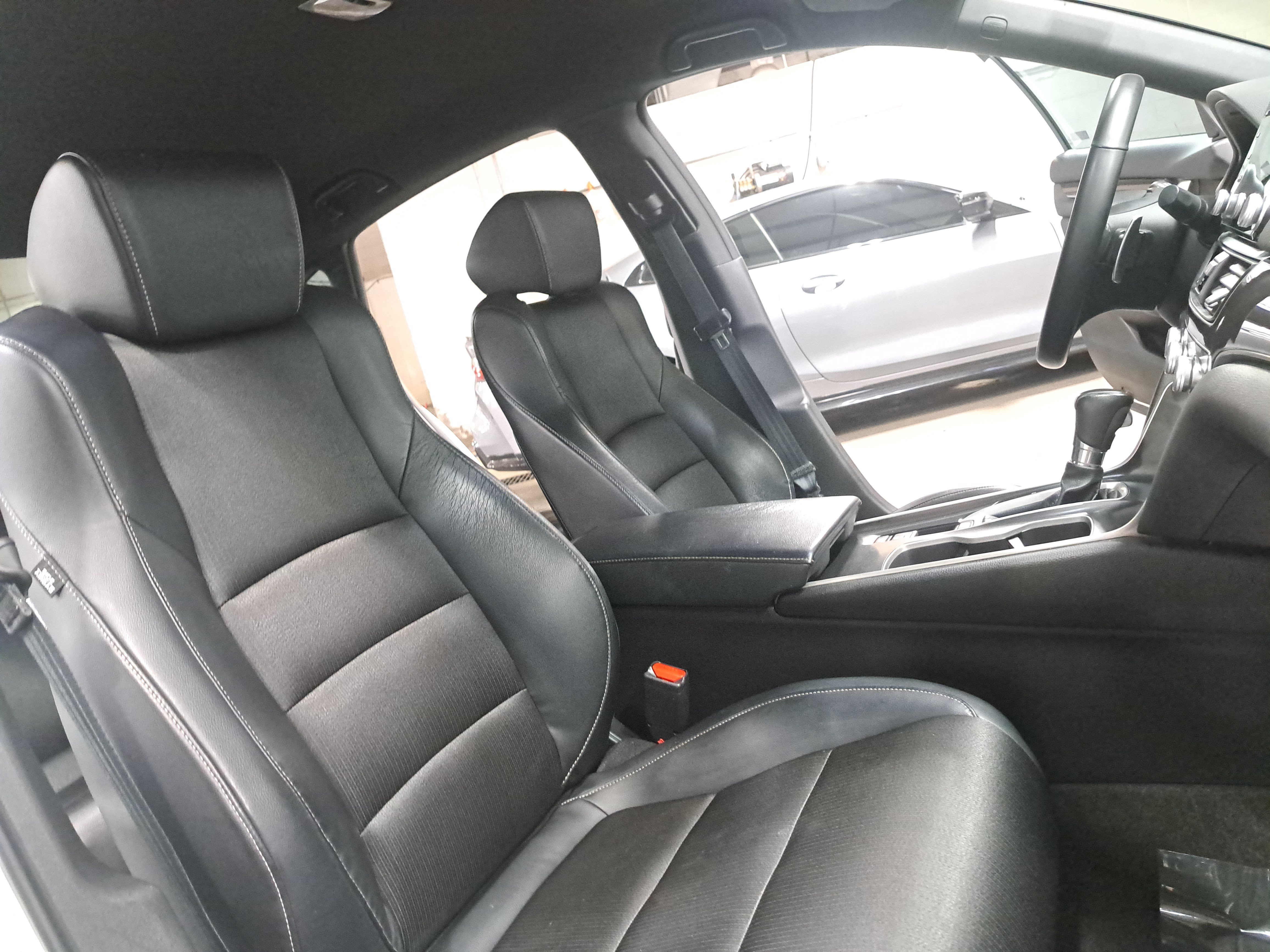 Used 2018 Honda Accord Sport image 10