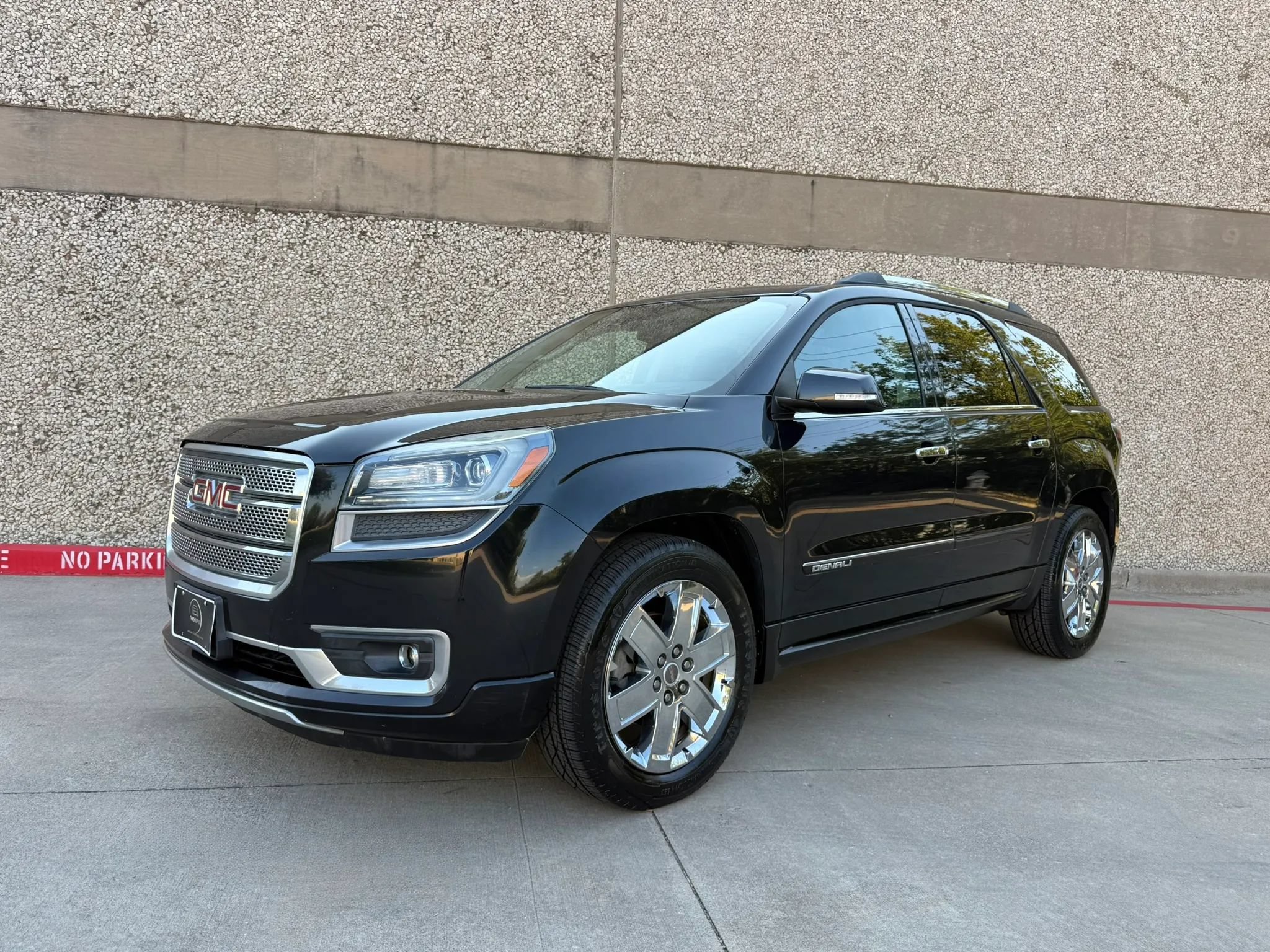 Used 2014 GMC Acadia Denali FWD image 2