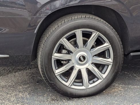 Used 2022 Cadillac Escalade ESV Premium Luxury Platinum w/ Heavy-Duty Trailer Package image 9