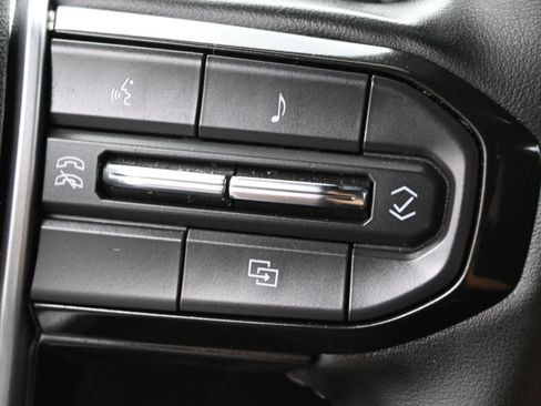 Used 2023 Chevrolet Colorado LT w/ LT Convenience Package image 18