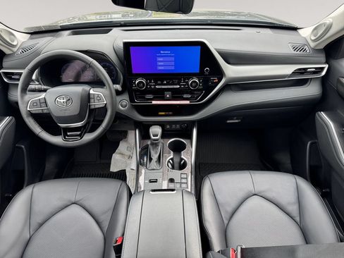 Used 2026 Toyota Highlander Platinum AWD/4WD image 10