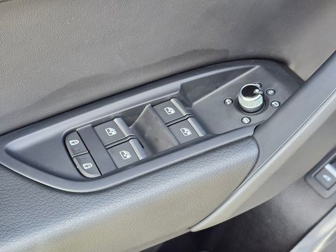 Used 2023 Audi Q5 2.0T Premium w/ Convenience Package image 21