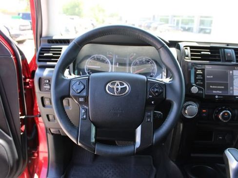 Used 2021 Toyota 4Runner TRD Off-Road Premium w/ Moonroof Package AWD/4WD image 17