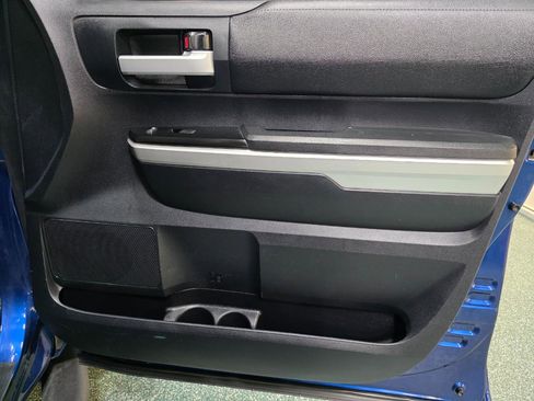 Used 2014 Toyota Tundra SR5 w/ SR5 Upgrade Package image 26