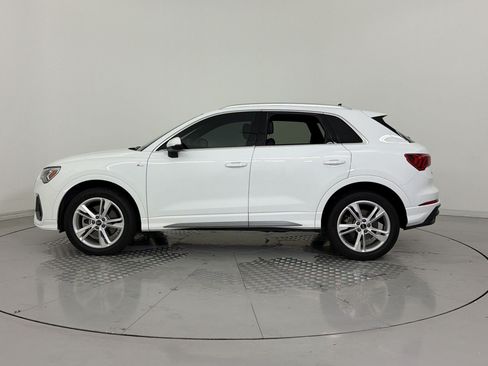 Used 2024 Audi Q3 2.0T Premium w/ Convenience Package AWD/4WD image 2