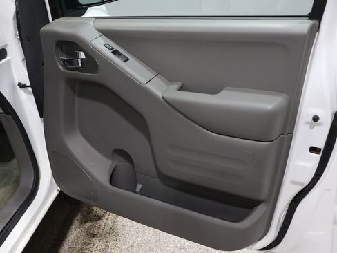 Used 2017 Nissan Frontier SV image 23