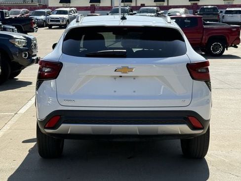 Used 2024 Chevrolet Trax LT w/ Driver Confidence Package FWD image 5