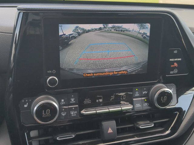 Used 2023 Toyota Highlander XSE FWD image 22