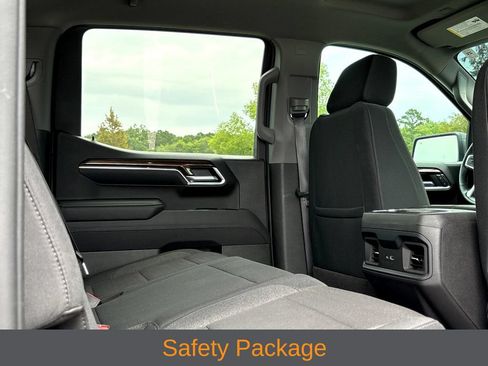 Used 2025 Chevrolet Silverado 1500 LT Trail Boss w/ Convenience Package II AWD/4WD image 9