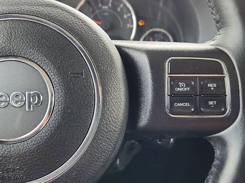Used 2018 Jeep Wrangler Unlimited Sahara AWD/4WD image 35