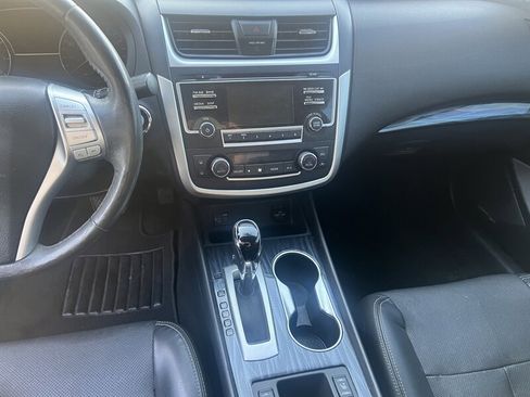 Used 2017 Nissan Altima 2.5 SL w/ Moonroof Package image 18