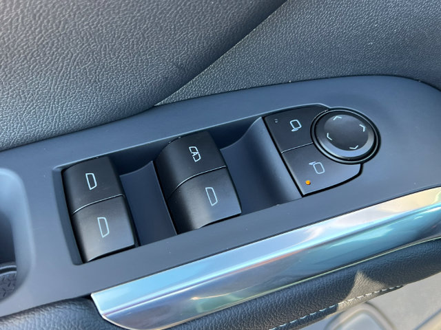 New 2027 Chevrolet Traverse LT AWD/4WD image 15