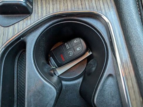 Used 2015 Chrysler 200 C w/ Navigation & Sound Group I image 15