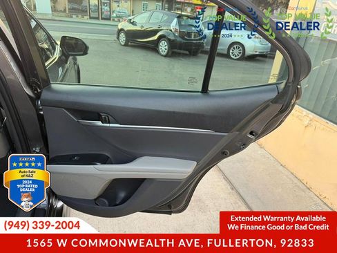Used 2020 Toyota Camry SE image 27