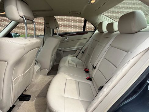 Used 2014 Mercedes-Benz E 350 4MATIC Sedan image 21