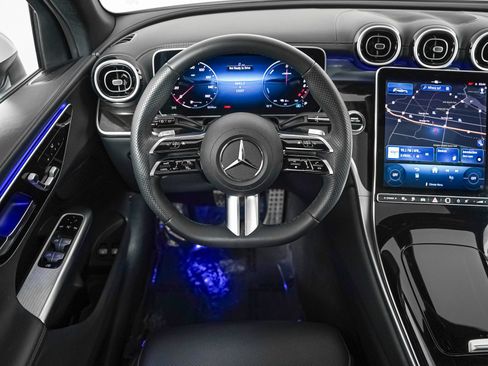 Certified 2025 Mercedes-Benz GLC 350e 4MATIC image 10