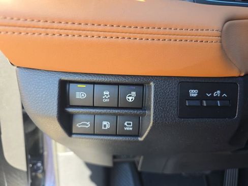 Certified 2019 Toyota Avalon Limited image 25