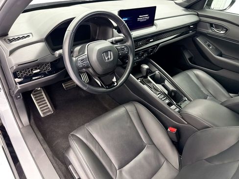Used 2023 Honda Accord Sport image 9