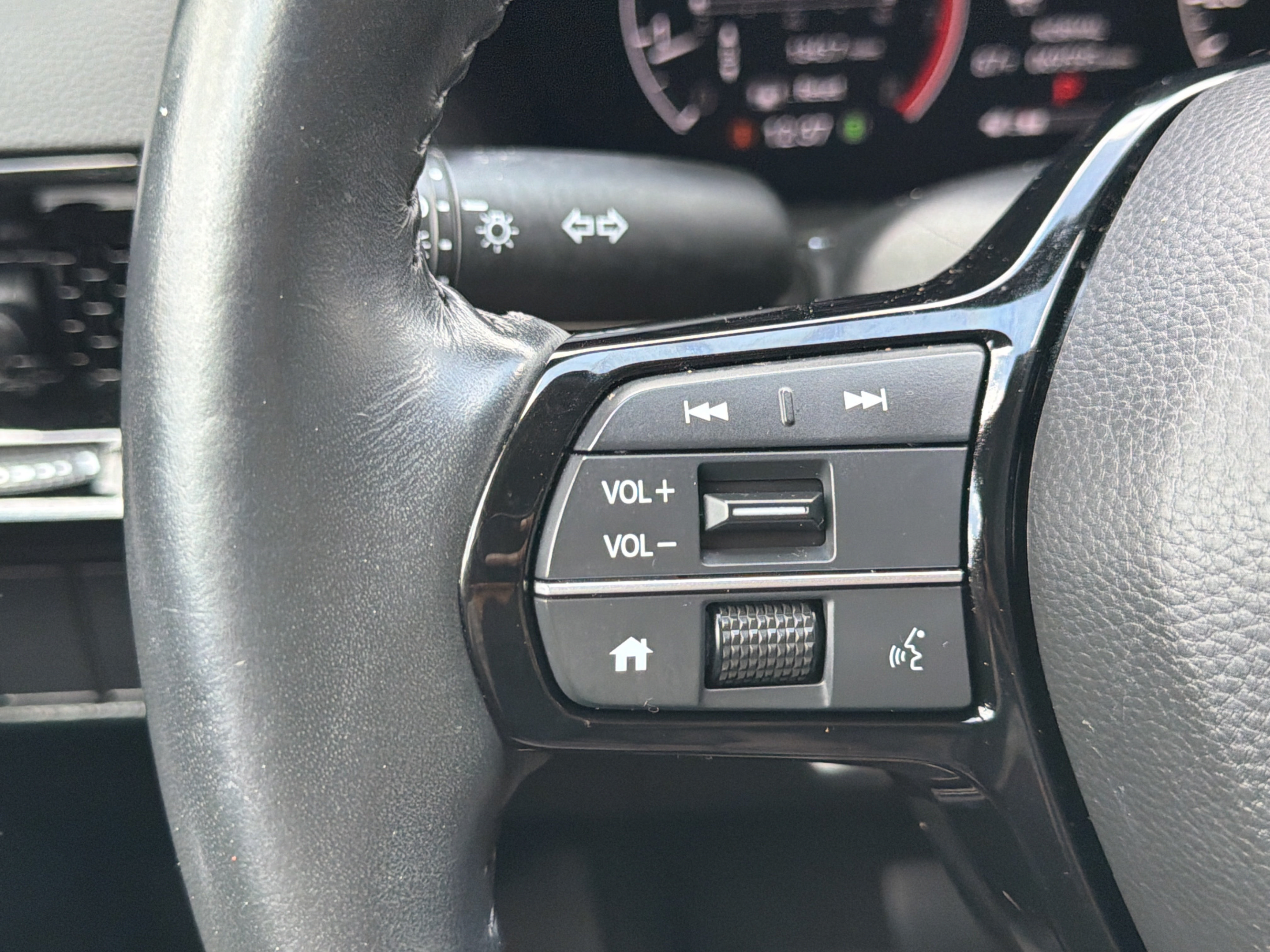 Used 2024 Honda CR-V EX-L image 16