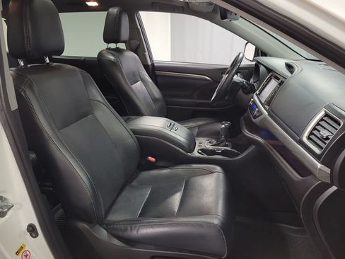 Used 2019 Toyota Highlander Limited Platinum AWD/4WD image 29