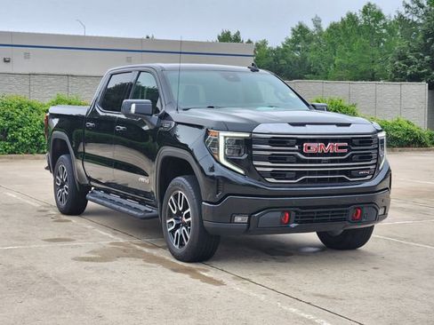 Used 2024 GMC Sierra 1500 AT4 w/ Technology Package AWD/4WD image 3