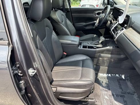 Used 2023 Kia Sorento S w/ Panoramic Sunroof Package AWD/4WD image 9