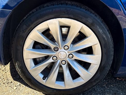 Used 2017 Tesla Model S 90D image 21