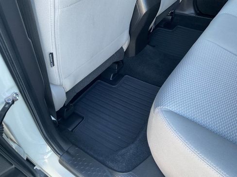 Used 2015 Subaru Forester 2.5i Premium image 31