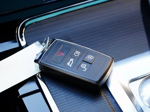 Used 2021 Land Rover Range Rover Evoque R-Dynamic S image 34