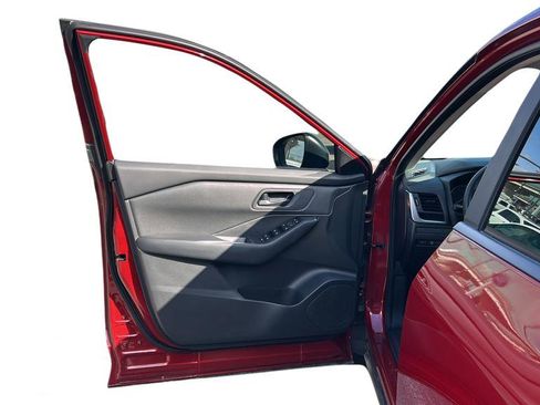 Certified 2025 Nissan Rogue S image 27