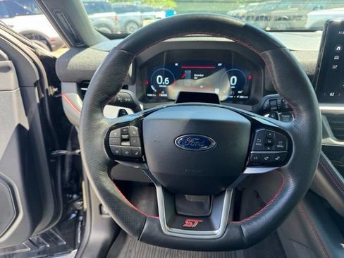 Used 2025 Ford Explorer ST AWD/4WD image 19