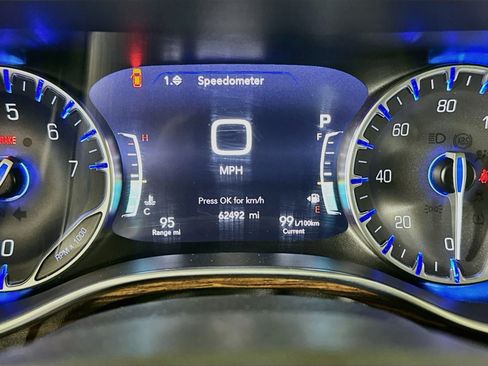 Used 2022 Chrysler Pacifica Limited FWD image 19