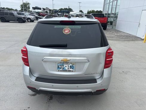 Used 2016 Chevrolet Equinox LTZ w/ Enhanced Convenience Package FWD image 4