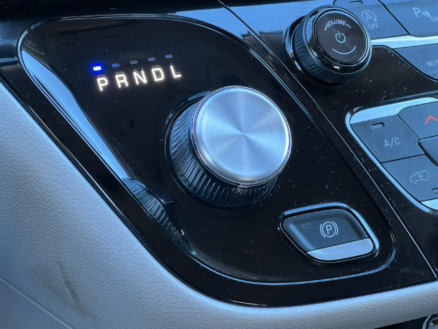 Used 2024 Chrysler Pacifica Touring-L FWD image 29