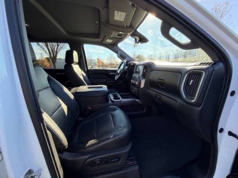 Used 2019 GMC Sierra 1500 SLT image 17