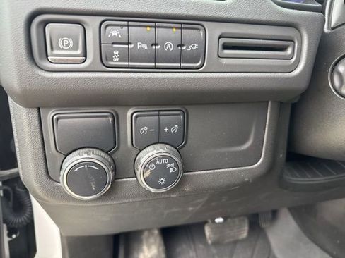 Used 2021 Chevrolet Tahoe LT w/ Luxury Package image 11